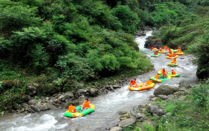 7, 万盛黑山谷漂流