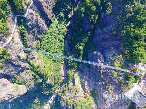 石牛寨玻璃桥五一免费体验游玩攻略