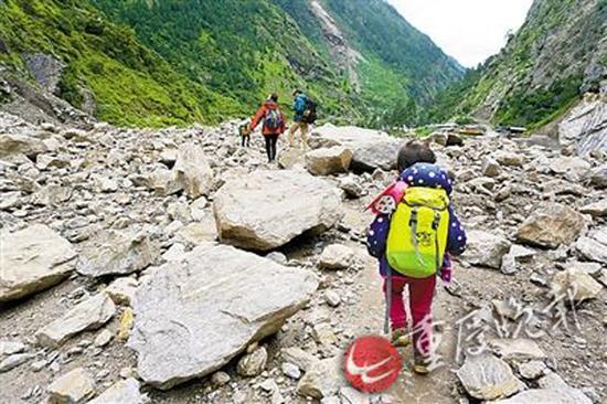 4岁女童随父母游中国:不想让孩子成为一个乖宝宝