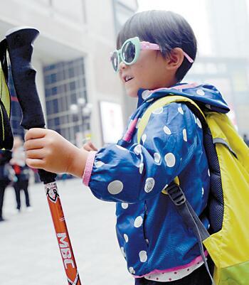 4岁女童随父母游中国:不想让孩子成为一个乖宝宝