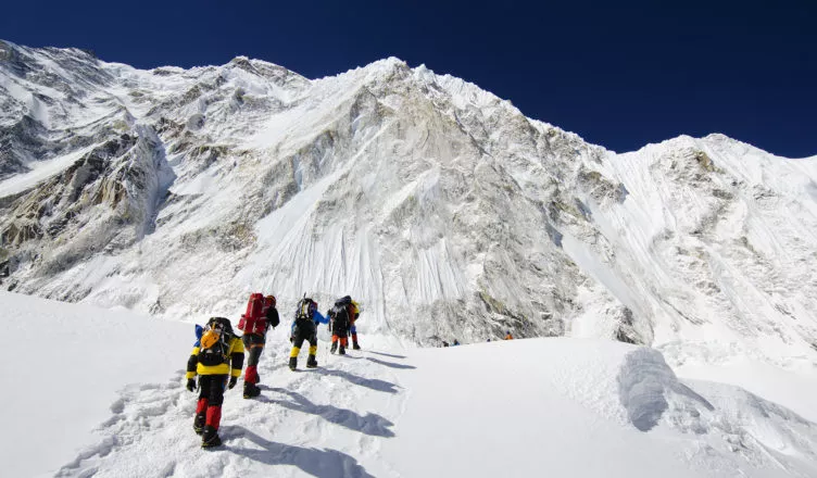尼泊爾正式禁止個人登山者登山 包括其境內(nèi)的珠峰