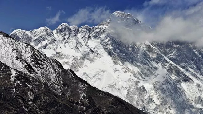 尼泊爾正式禁止個人登山者登山 包括其境內(nèi)的珠峰