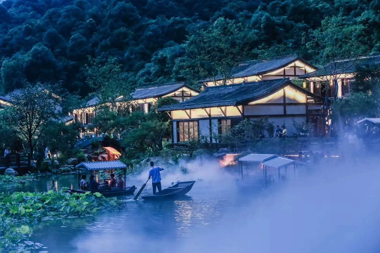 上饶葛仙山风景区;  2,江西夜游新地标——上饶葛仙山灯光秀;  3