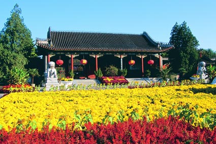 复建的绮春园宫门