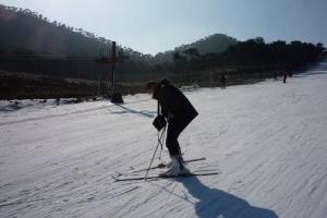 燕塞山滑雪场