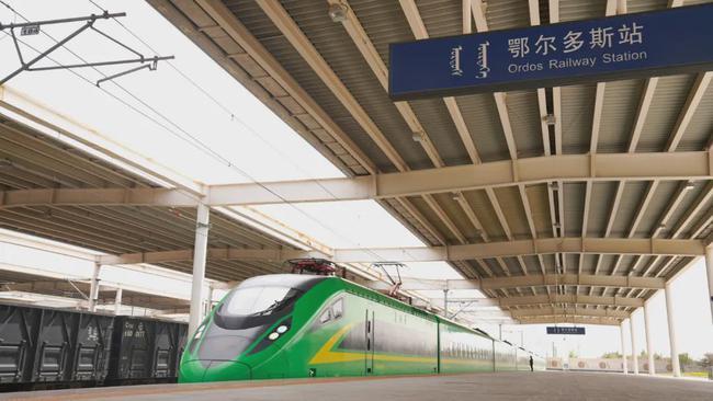 内蒙古首开“绿巨人”动车组列车， 蒙陕两地进入“动车时代”!